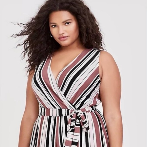 TORRID 11949619 Pink Striped Textured Knit Culotte Jumpsuit plus size 4X 24 26 4 - Picture 3 of 10